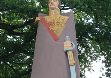 Alter Herr in neuem Glanz: Marechal Ney-Statue auf der Vaubaninsel aufwändig restauriert