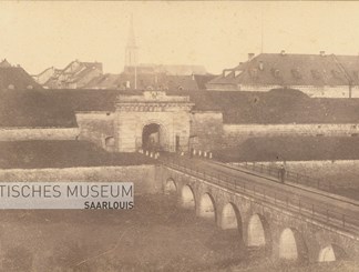 „Französisches Tor, Feldseite“, um 1887